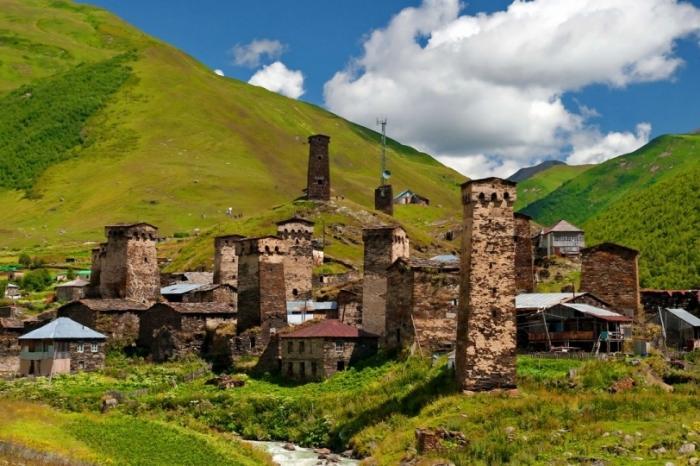 Old Tower Guesthouse - Kafe Ушгули Екстериор снимка