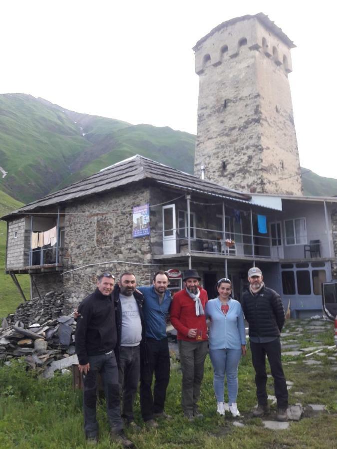 Old Tower Guesthouse - Kafe Ушгули Екстериор снимка